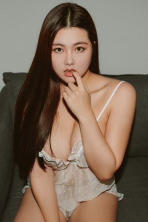 大胸年轻继拇电影_720全集免费播放