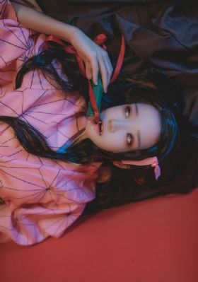 舞蹈生趴下光屁股被打视频_蓝光在线观看